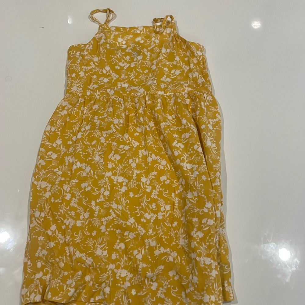 Short yellow dress
